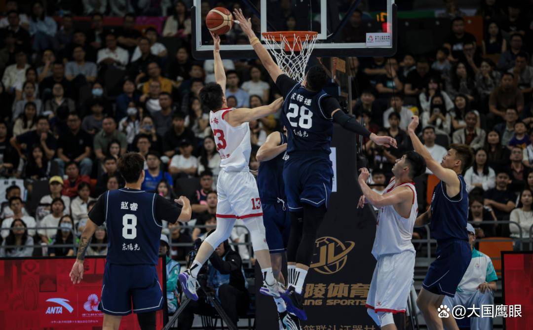 广东球队击败对手，获得胜利晋级