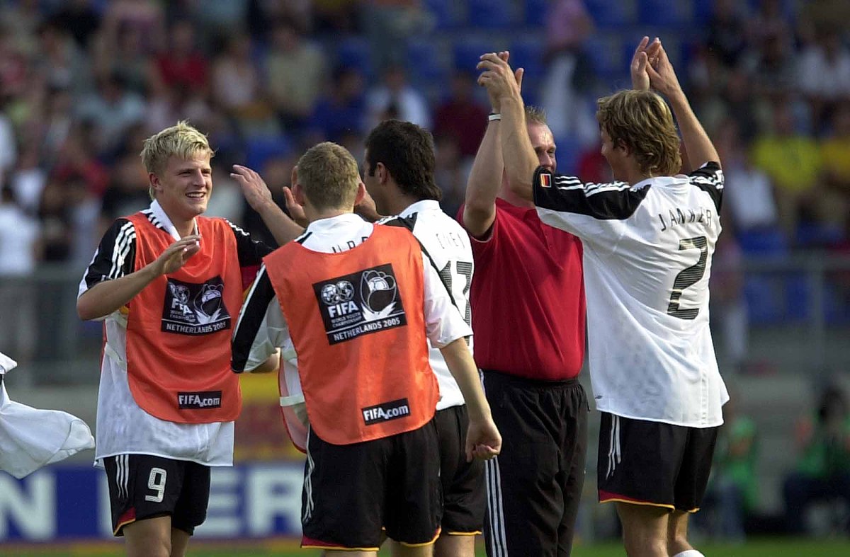 波黑前锋荷兰进攻欧国大赛，表现出色