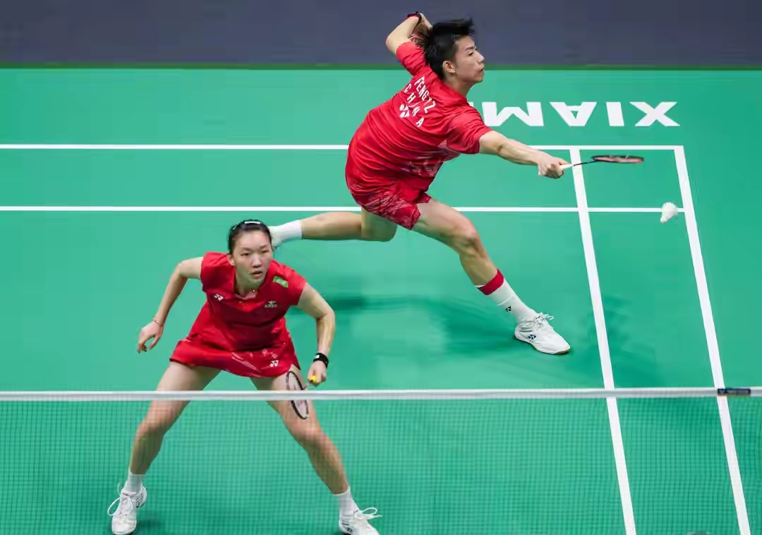 包含泰国羽毛球队轻取韩国羽毛球队，安赛龙关键制胜的词条