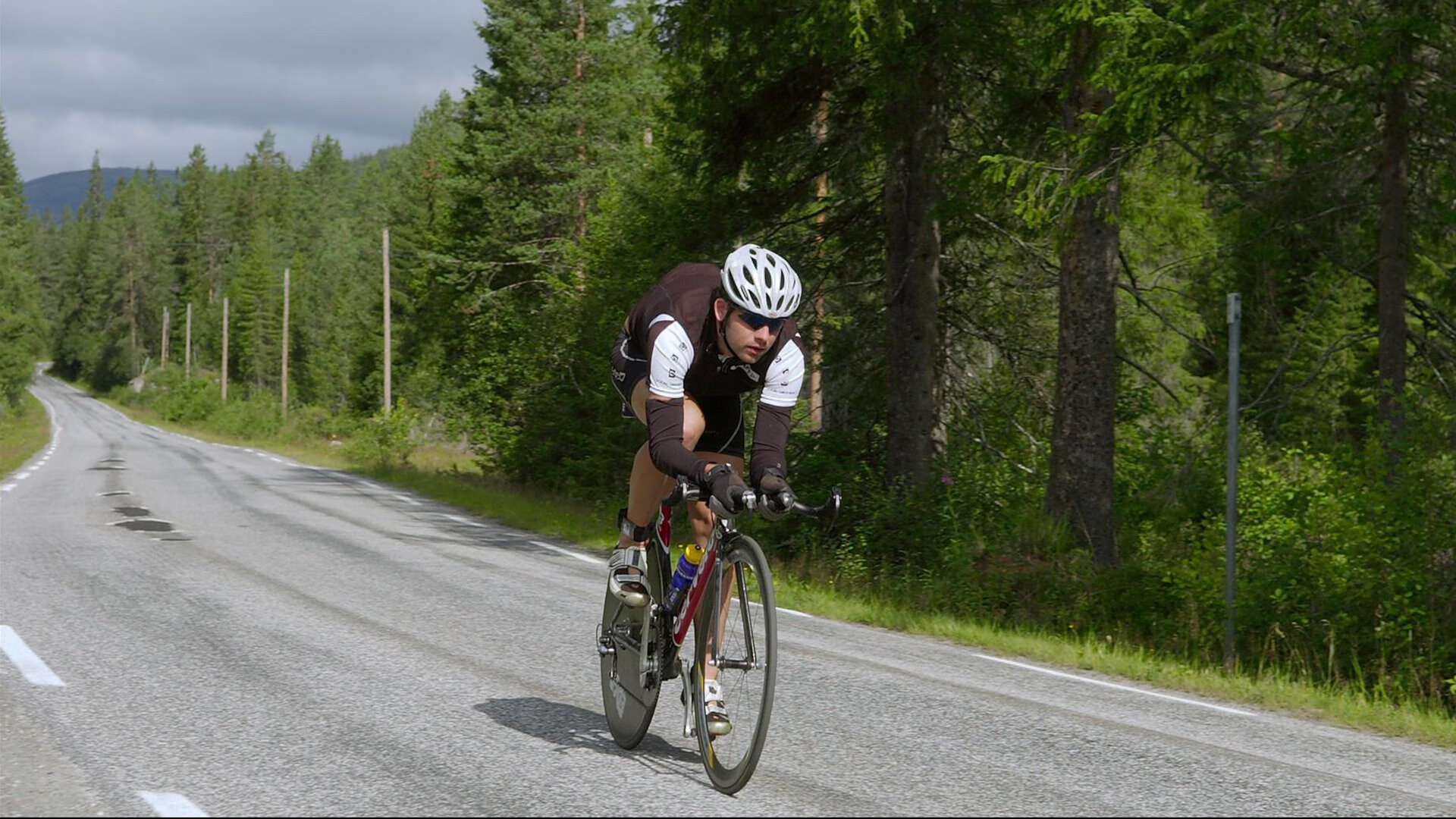 塞维利亚斩落突尼斯，法比尼奥成为胜负手
