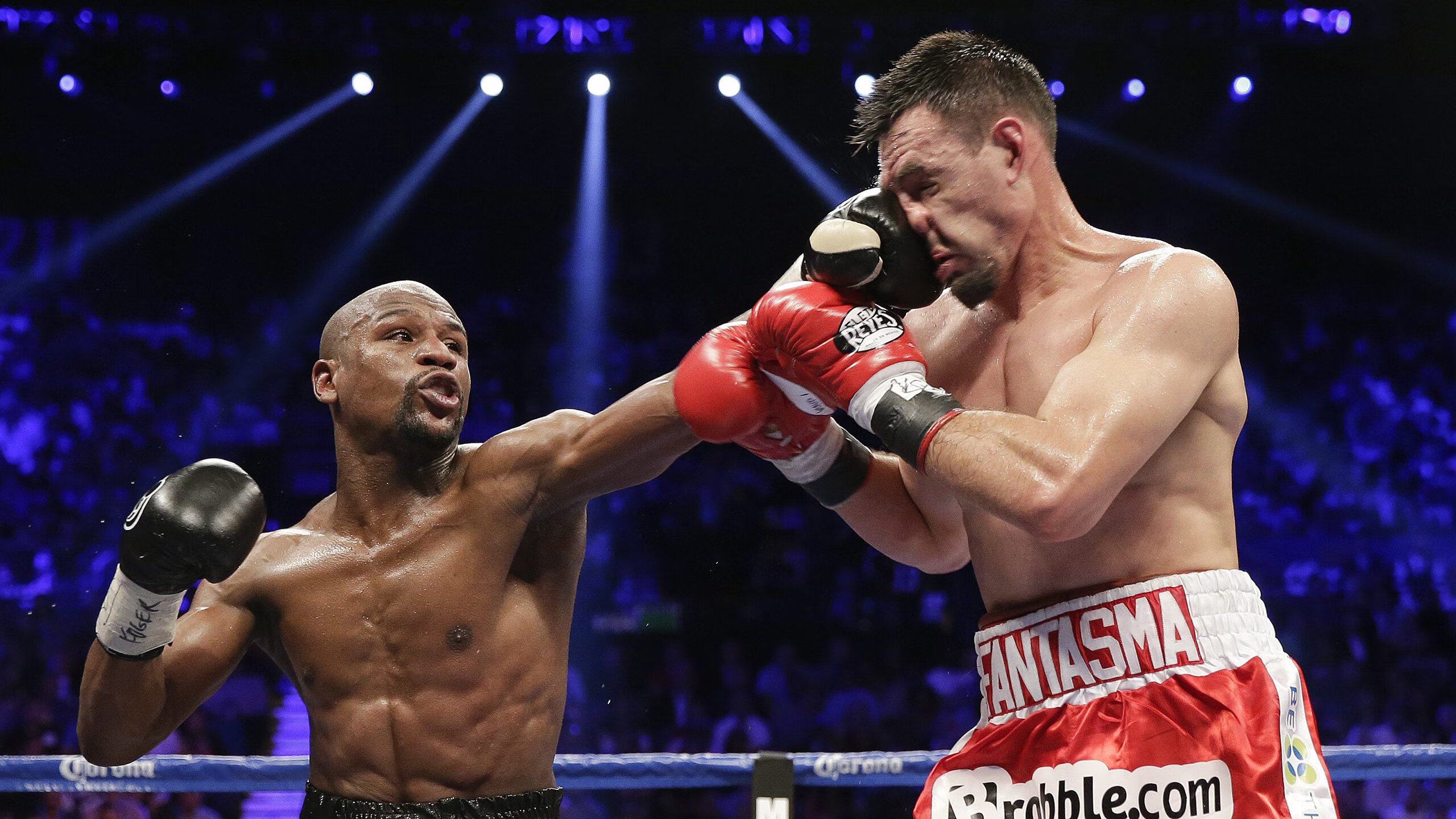 德甲争冠战之夜，范戴克扛起全队，一人铸就钢铁防线