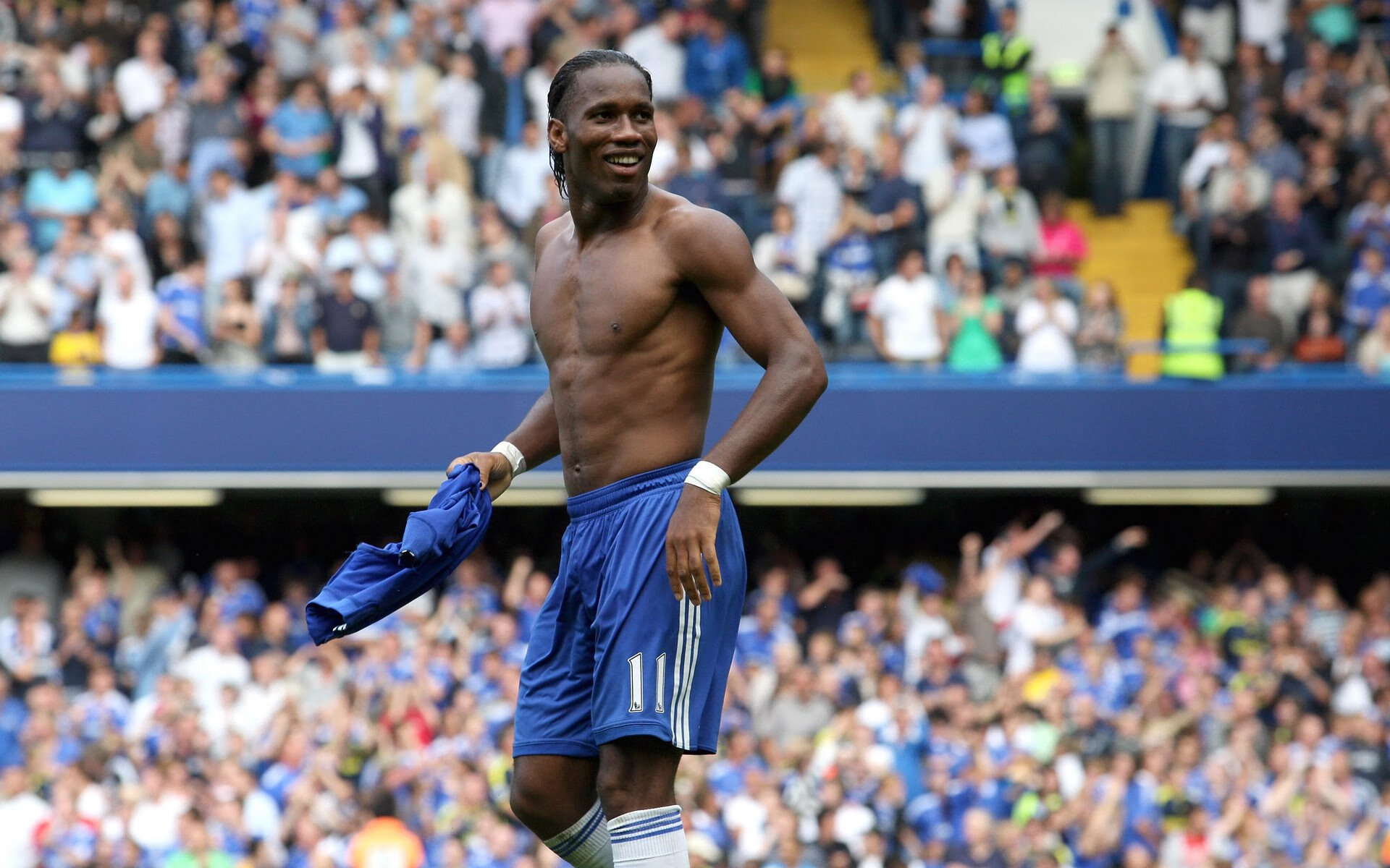 北欧风暴与高卢雄鸡的较量，安赛龙闪耀之夜难阻法国队险胜丹麦