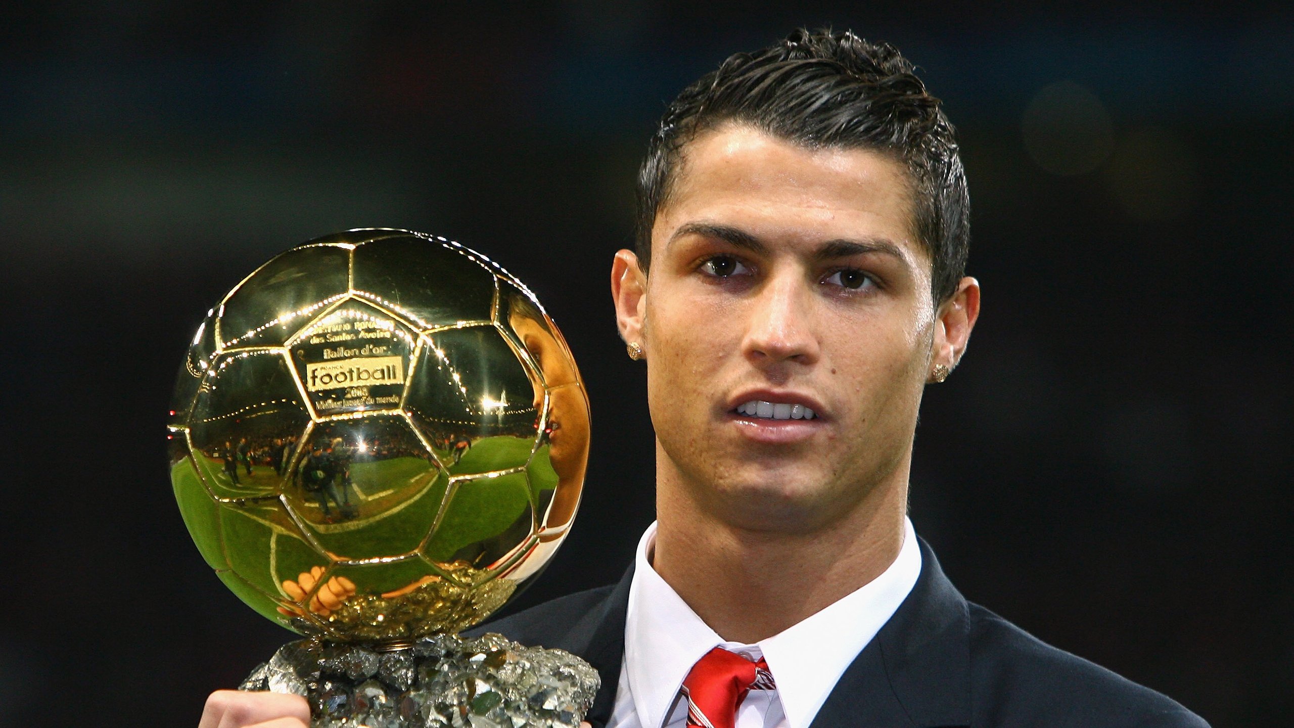 绿茵场上的横扫与乒乓台前的点燃，当德国战车遇见梁靖崑的火焰